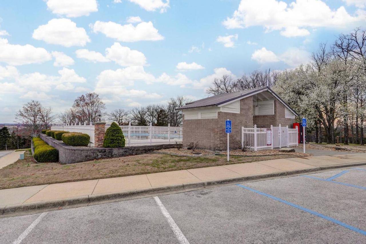 Retreat @ The Hills W/ Pets And Game Room Branson Bagian luar foto